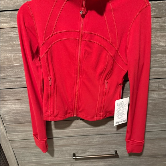 Lululemon dark red cropped define jacket size small new with tags - Picture 1 of 3